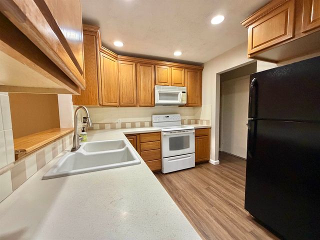 1227 N Baltimore Ave., Derby, KS 67037