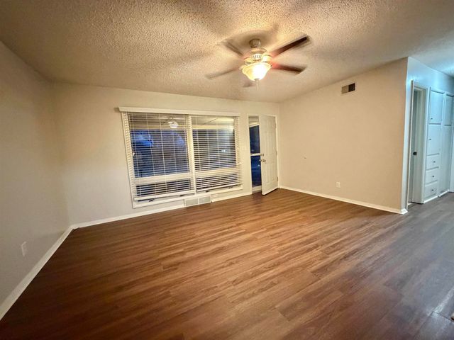 1227 N Baltimore Ave., Derby, KS 67037