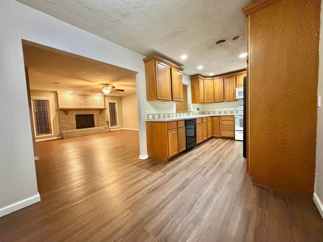 1227 N Baltimore Ave., Derby, KS 67037