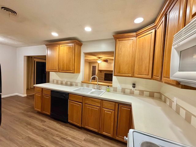 1227 N Baltimore Ave., Derby, KS 67037