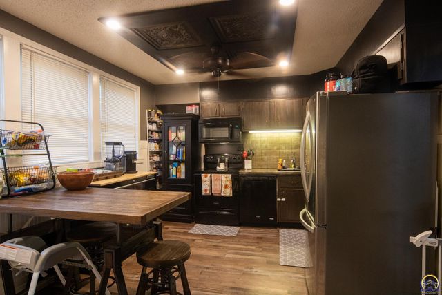 602 Cottonwood ST, Emporia, KS 66801