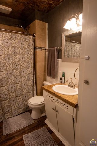 602 Cottonwood ST, Emporia, KS 66801