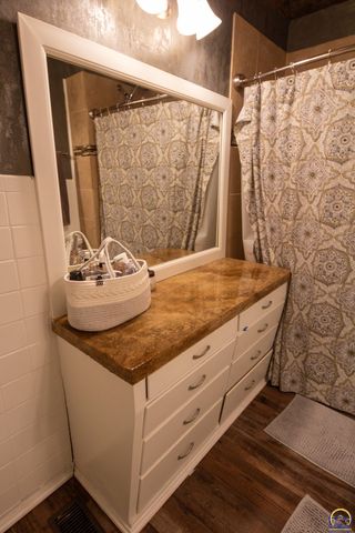 602 Cottonwood ST, Emporia, KS 66801