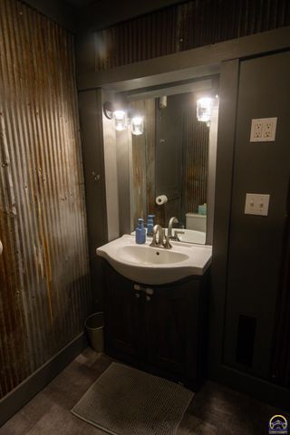 602 Cottonwood ST, Emporia, KS 66801