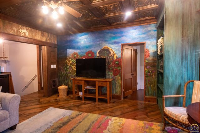 602 Cottonwood ST, Emporia, KS 66801