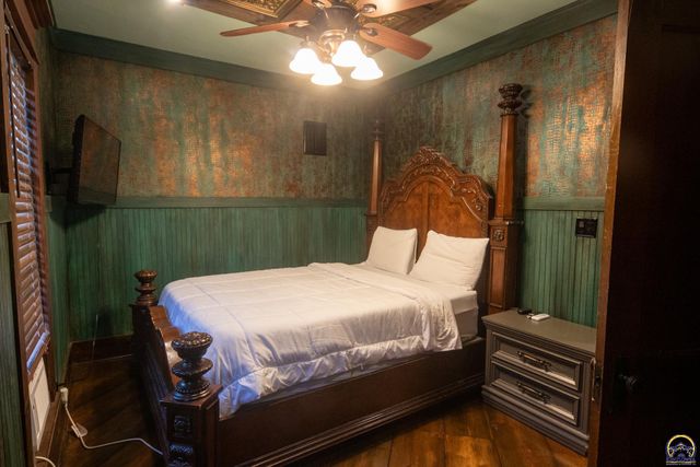 602 Cottonwood ST, Emporia, KS 66801