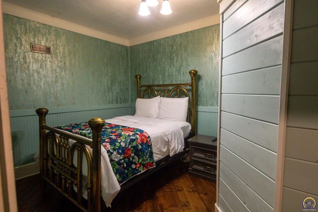 602 Cottonwood ST, Emporia, KS 66801