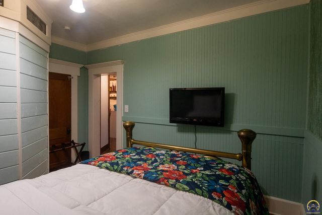 602 Cottonwood ST, Emporia, KS 66801