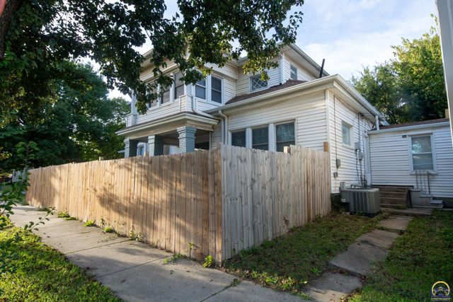 602 Cottonwood ST, Emporia, KS 66801