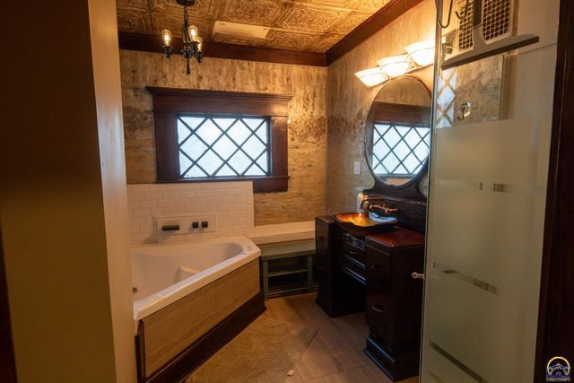 602 Cottonwood ST, Emporia, KS 66801