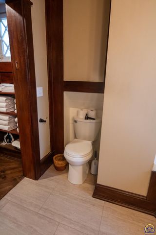 602 Cottonwood ST, Emporia, KS 66801