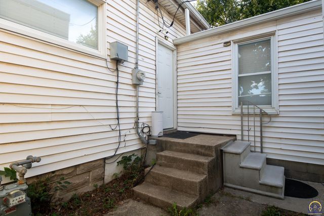 602 Cottonwood ST, Emporia, KS 66801