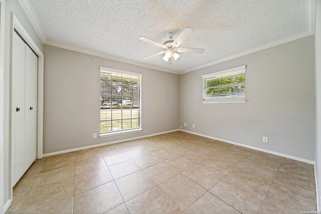313 SAGECREST DR, Hollywood Pa, TX 78232