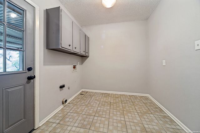 313 SAGECREST DR, Hollywood Pa, TX 78232
