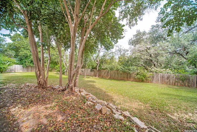 313 SAGECREST DR, Hollywood Pa, TX 78232