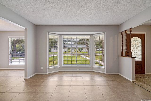 313 SAGECREST DR, Hollywood Pa, TX 78232