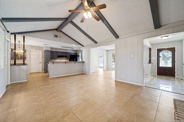 313 SAGECREST DR, Hollywood Pa, TX 78232