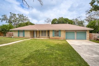 313 SAGECREST DR, Hollywood Pa, TX 78232