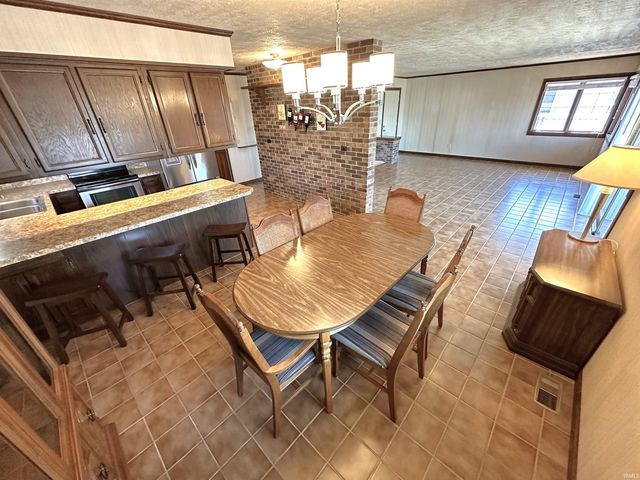 10502 N Corley Drive, Monticello, IN 47960