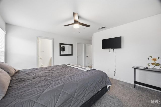 6112 Commonwealth Avenue, Bakersfield, CA 93313