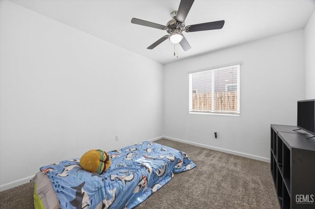 6112 Commonwealth Avenue, Bakersfield, CA 93313