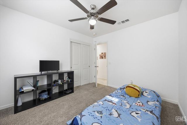 6112 Commonwealth Avenue, Bakersfield, CA 93313