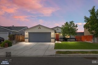 6112 Commonwealth Avenue, Bakersfield, CA 93313
