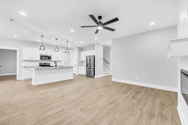 130 Monaghan Dr, Clarksville, TN 37042