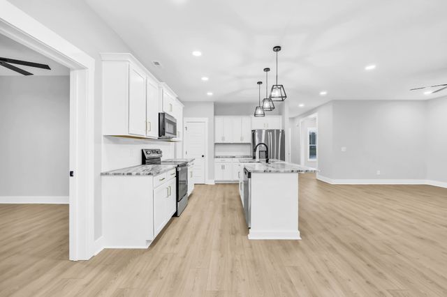 130 Monaghan Dr, Clarksville, TN 37042