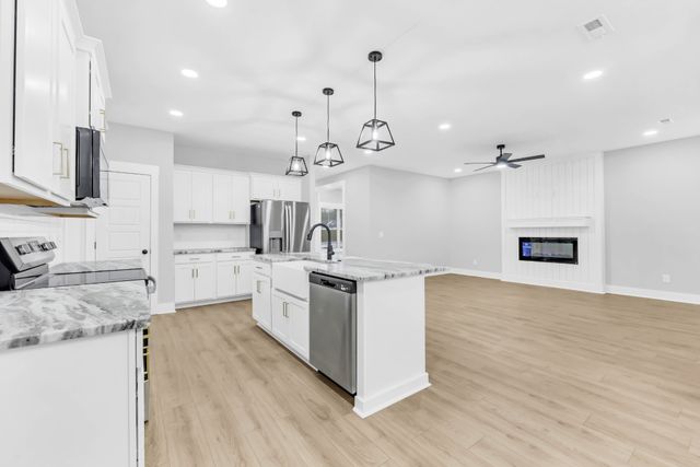 130 Monaghan Dr, Clarksville, TN 37042