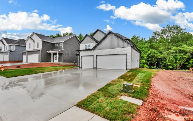 130 Monaghan Dr, Clarksville, TN 37042