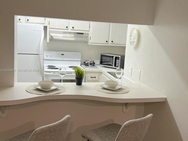815 Middle River Drive 204, Fort Lauderdale, FL 33304