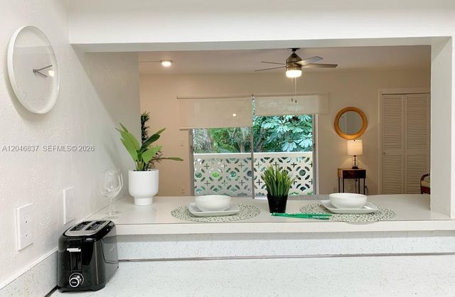 815 Middle River Drive 204, Fort Lauderdale, FL 33304