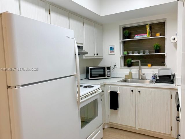 815 Middle River Drive 204, Fort Lauderdale, FL 33304