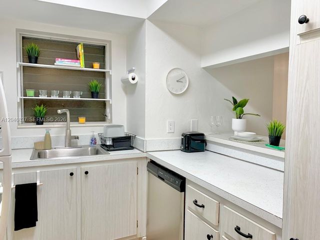 815 Middle River Drive 204, Fort Lauderdale, FL 33304