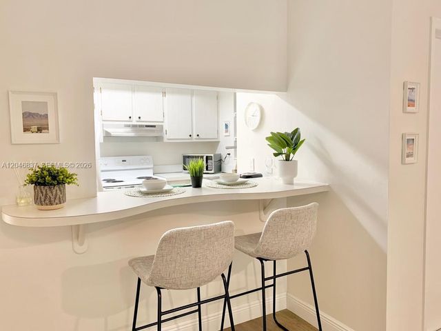 815 Middle River Drive 204, Fort Lauderdale, FL 33304
