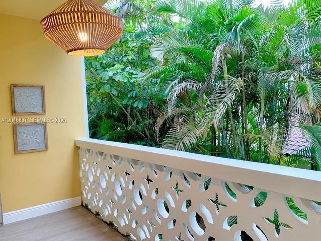 815 Middle River Drive 204, Fort Lauderdale, FL 33304