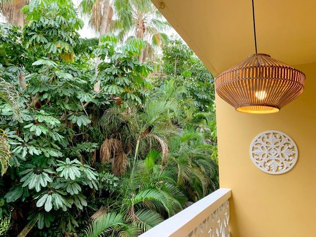 815 Middle River Drive 204, Fort Lauderdale, FL 33304