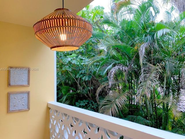815 Middle River Drive 204, Fort Lauderdale, FL 33304