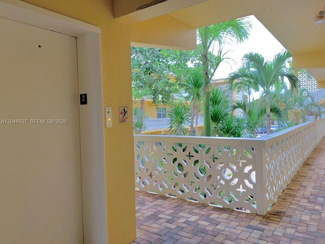 815 Middle River Drive 204, Fort Lauderdale, FL 33304