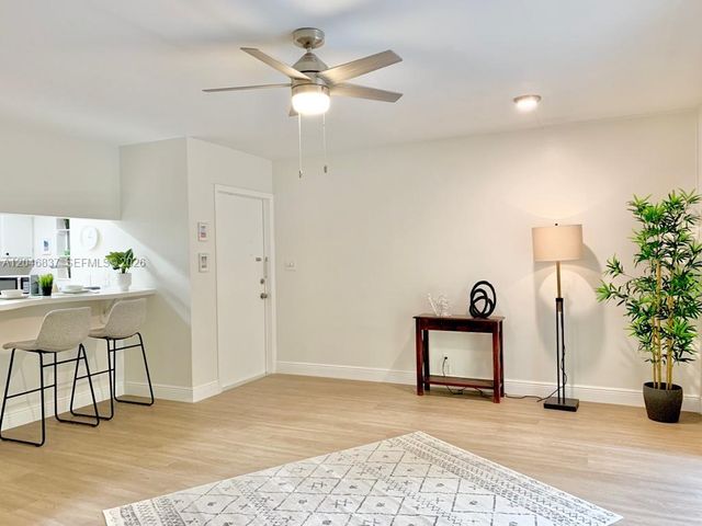 815 Middle River Drive 204, Fort Lauderdale, FL 33304