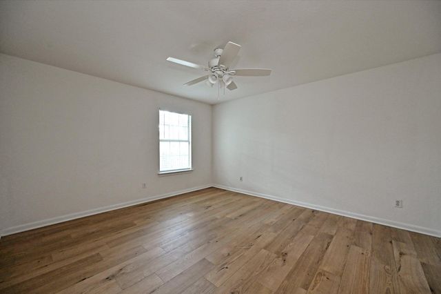 108 N Mockingbird CIR, Cedar Creek, TX 78612
