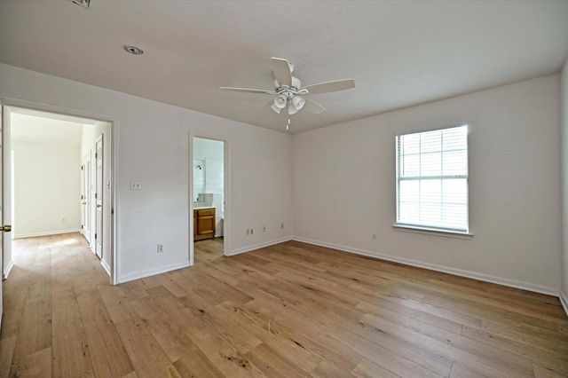 108 N Mockingbird CIR, Cedar Creek, TX 78612