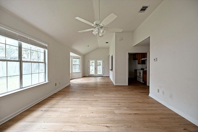 108 N Mockingbird CIR, Cedar Creek, TX 78612