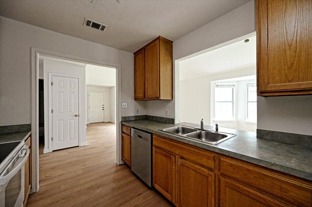 108 N Mockingbird CIR, Cedar Creek, TX 78612