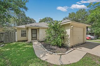 108 N Mockingbird CIR, Cedar Creek, TX 78612