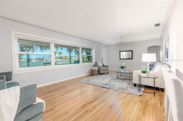 110 SUNSET DRIVE S, St Petersburg, FL 33707