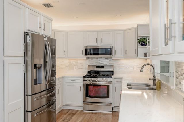 110 SUNSET DRIVE S, St Petersburg, FL 33707