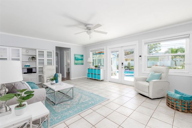 110 SUNSET DRIVE S, St Petersburg, FL 33707