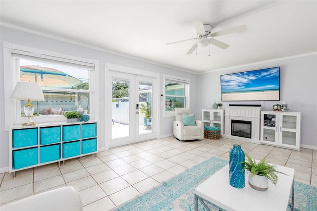 110 SUNSET DRIVE S, St Petersburg, FL 33707